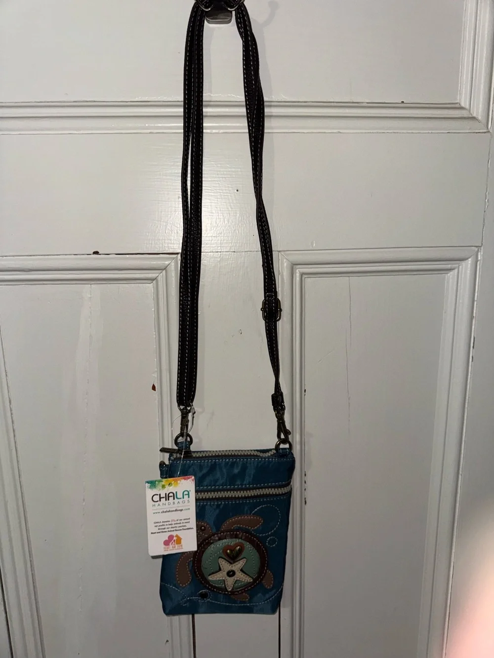 Chala Turtle Venture Crossbody Bag NEW - Picture 2 of 9